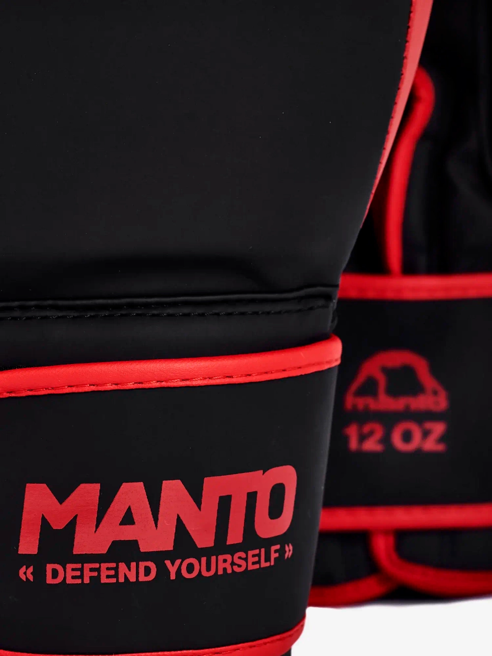Боксёрские перчатки MANTO ESSENTIAL чёрно-красные