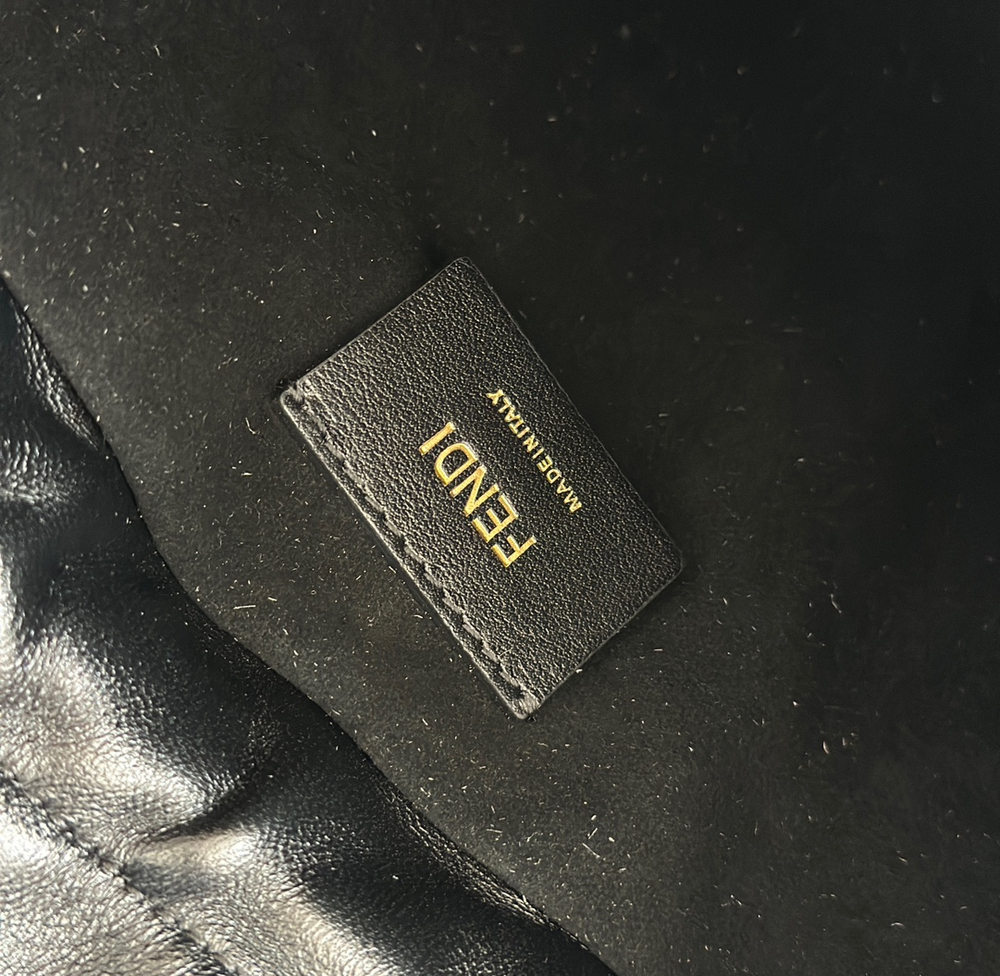 Fendi Small Mamma Baguette 16 cm
