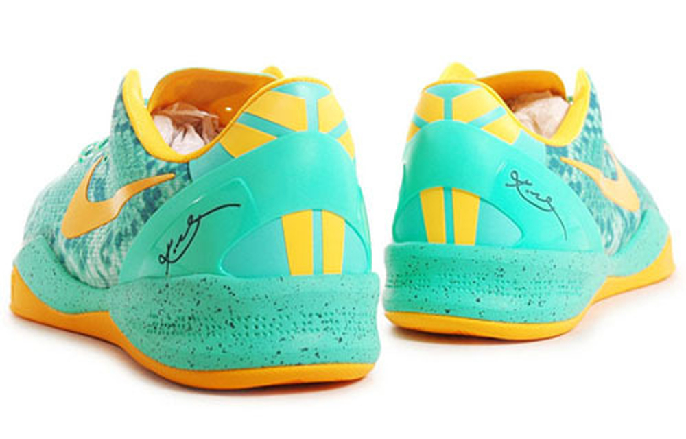 Nike Kobe 8 Green Glow Hyper Sneakers