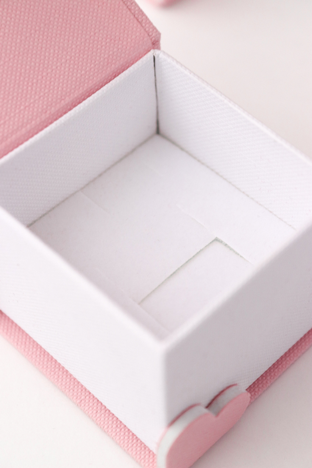 Футляр «Любовь» 55x55x45 мм для витринной выкладки