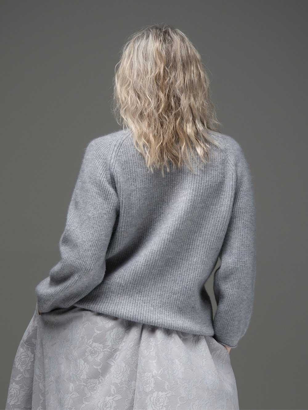 Свитер /серый