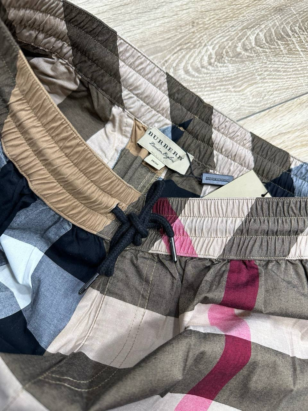 Шорты Burberry