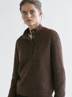 Massimo Dutti Свитер из трикотажа с высоким воротником и кнопками, коричневый