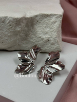 Серьги серебристые в форме лепестков