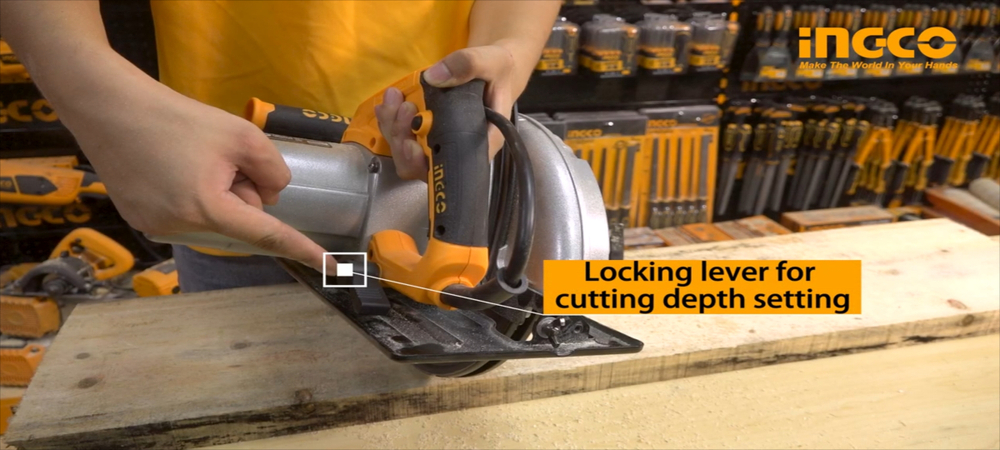 Циркулярная пила INGCO CS2358 INDUSTRIAL 235х25.4 мм 2,2 кВт