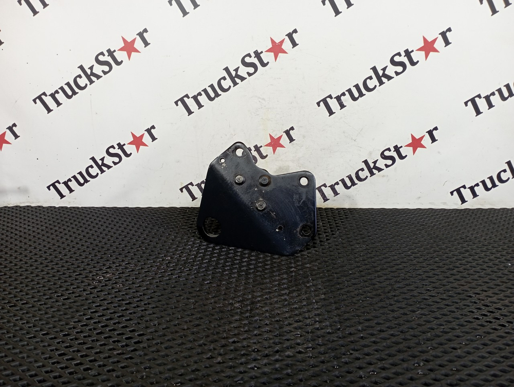 Кронштейн двигателя