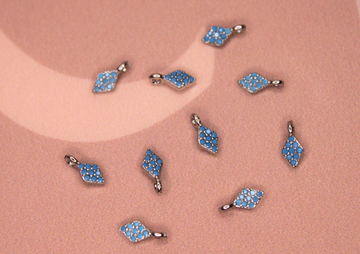 Подвеска ромб голубая 7х3 мм