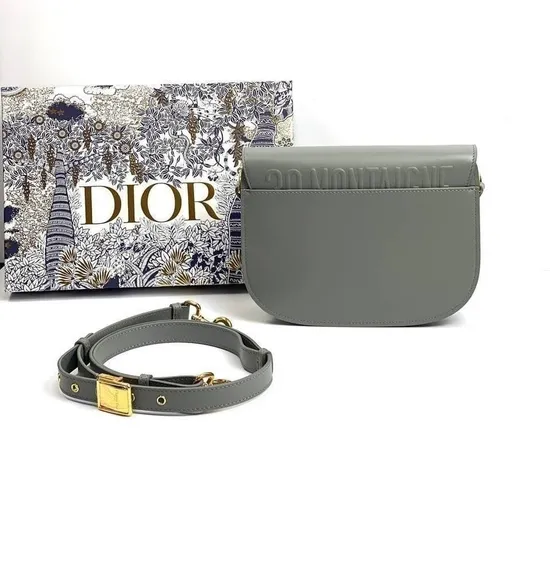 Сумка Dior Bobby, средний формат светло-серый