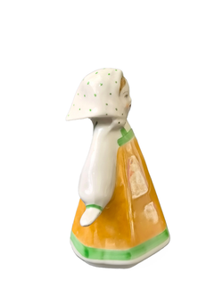 Фаянсовая статуэтка "Девочка в платочке" (Дулёво)