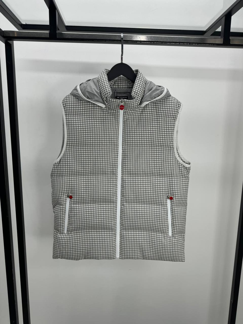 Безрукавка Kiton