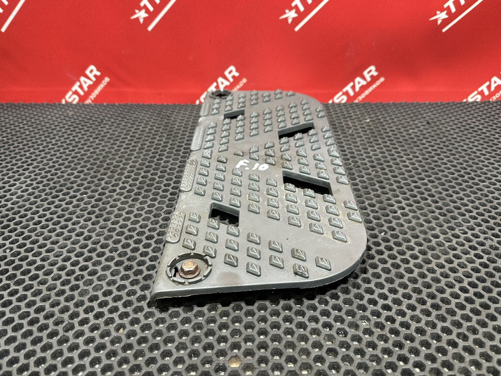 Накладка ступеньки 2022г