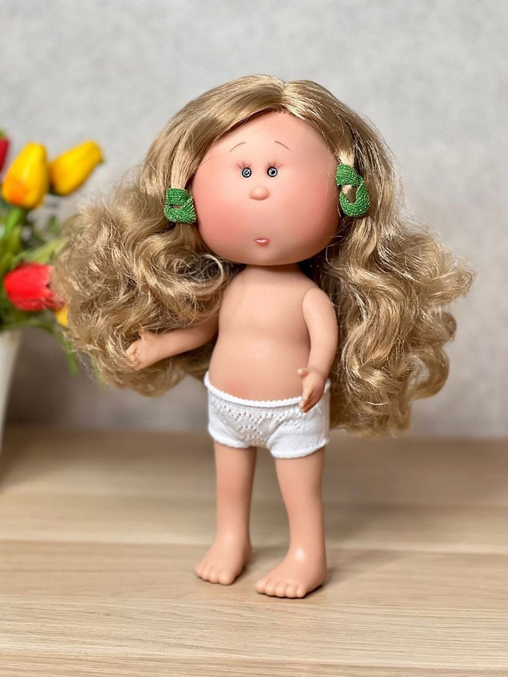 Кукла Nines виниловая 30см MIA в пакете (3000M2A)