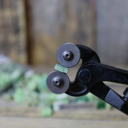 Цветная колотая смальта зеленых оттенков Forest-3, 600 гр