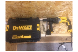 Перфоратор DEWALT D25144 K, 900 Вт