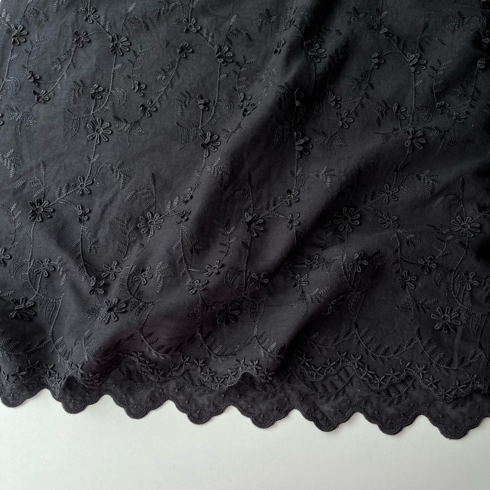 Вышивка черные 3д Цветы