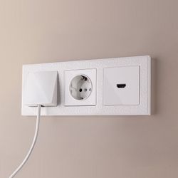 Розетка с заземлением и со шторками, без рамки Werkel белый W1171101