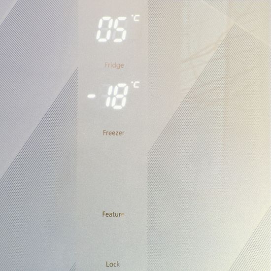 Холодильник Ginzzu NFK-465 Gold glass