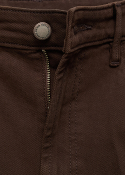 Джинсы с широкими штанинами и высокой посадкой