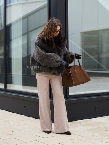 Укороченный шерстяной пуховик с мехом лисы