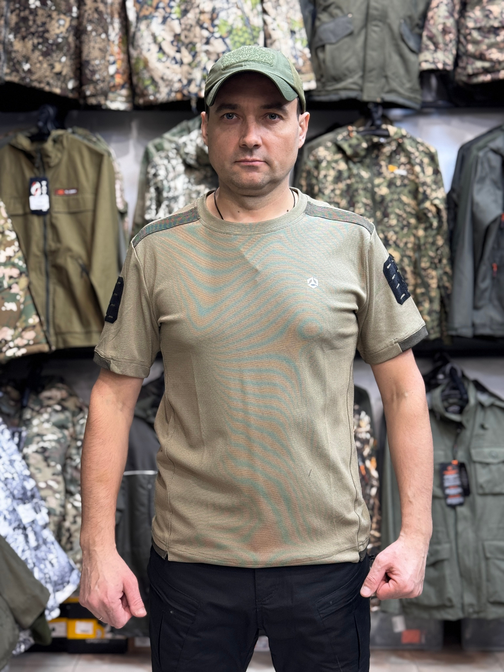 Футболка песок с патчем