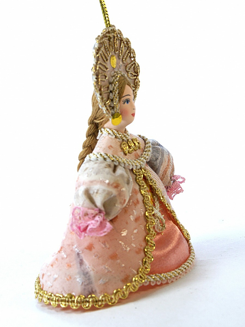 Кукла-подвеска Русская красавица в фигурном кокошнике