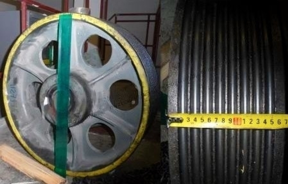 Отводной блок D520x8x13 мм подш. 6212 2ZR с валом d60x295 мм лебедки W250.