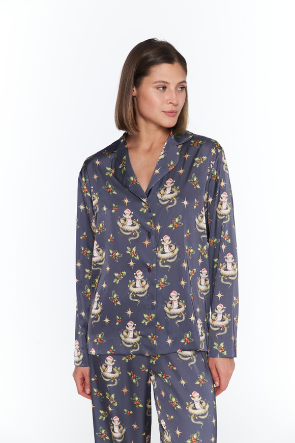 Шелковый костюм (КР и ШОРТЫ) со змейками в 46 размере