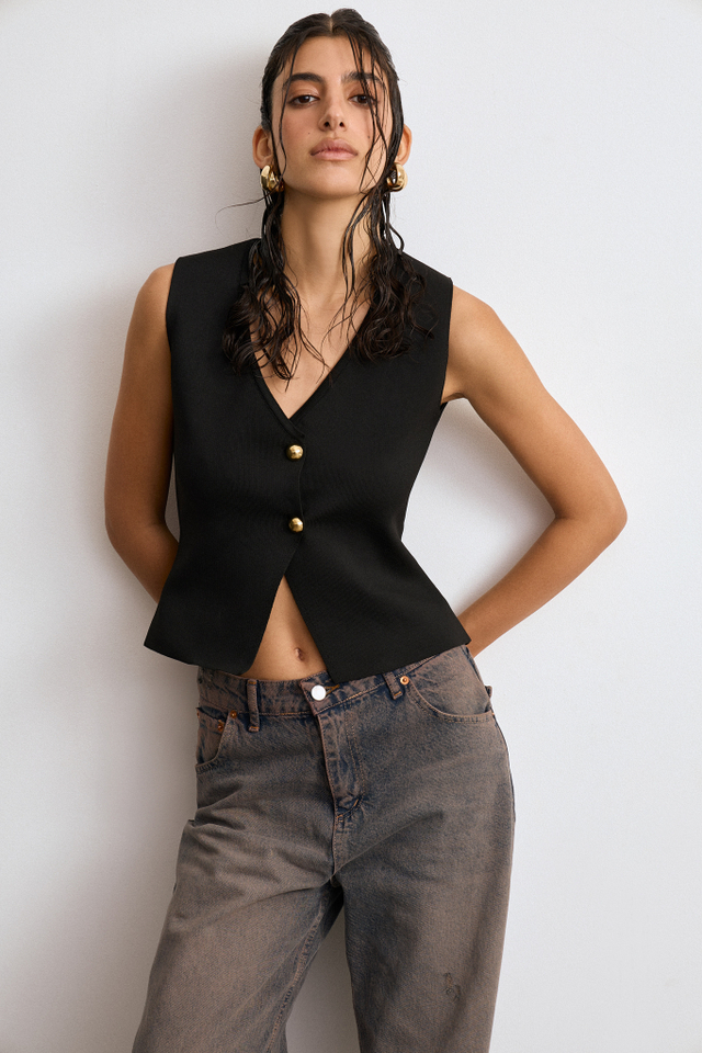 Жилет из трикотажа