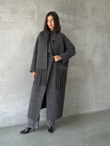 Графитовое пальто с шарфом