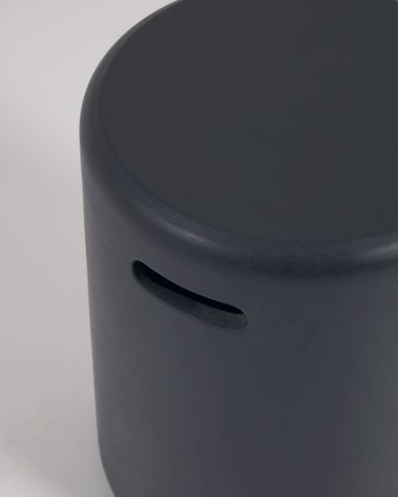 Столик Taimi из бетона в черном цвете La Forma Испания