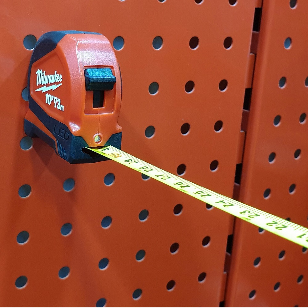Рулетка Milwaukee с LED подсветкой и магнитом 3м*12мм