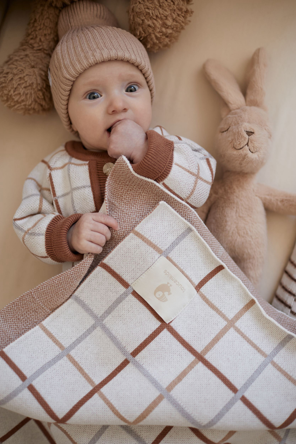 8065-332 Плед вязаный (клетка)