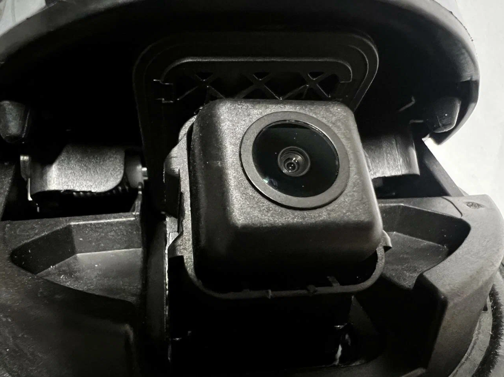 Камера заднего вида в значок логотипа Volkswagen Passat B6/B7/B8/CC, Polo, Golf 6/7, Beetle - Canbox cam-690 (AHD 1080p, 150 градусов)