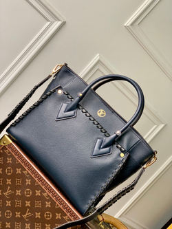 Louis Vuitton On My Side MM