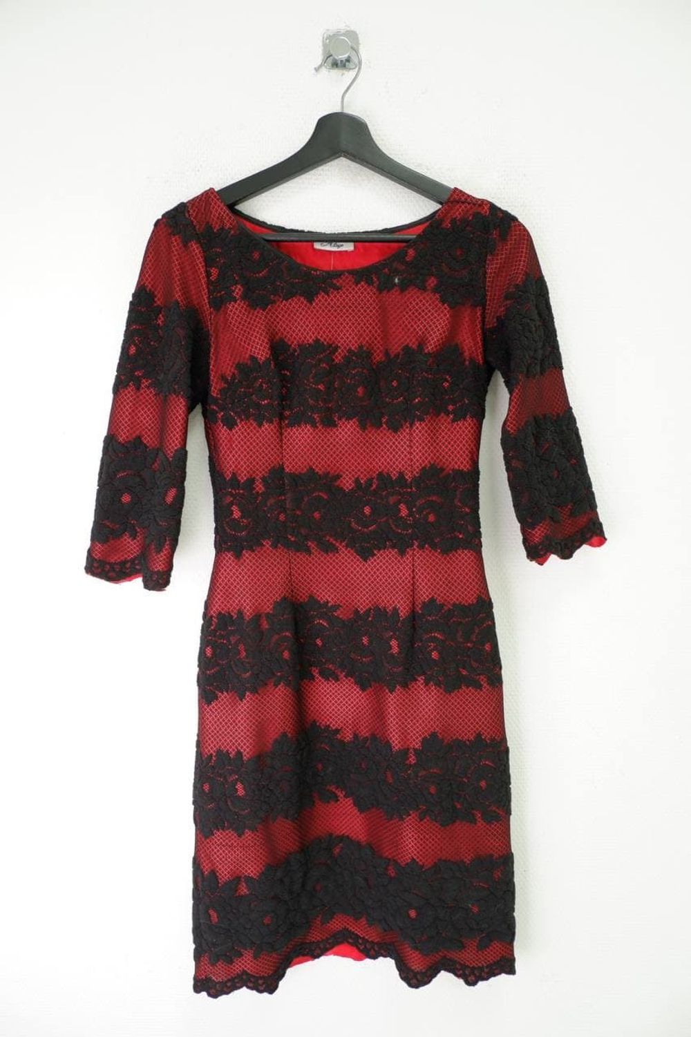 Платье Alince яркое 42 размер