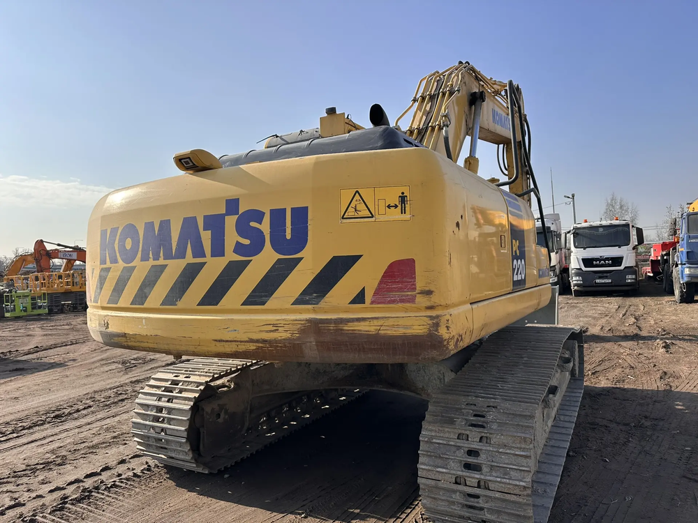 KOMATSU PC 220 Экскаватор PC220LC-8M0 (Дизельный, 6,7 л, 167 л.с., АТ)