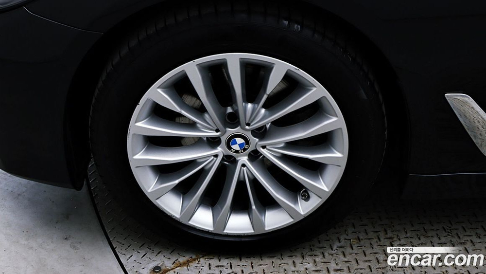 BMW 5 Series (G30) 520i Luxury (10.2022)
