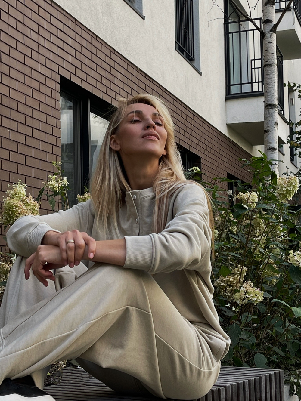 Костюм спортивный из футера песочный