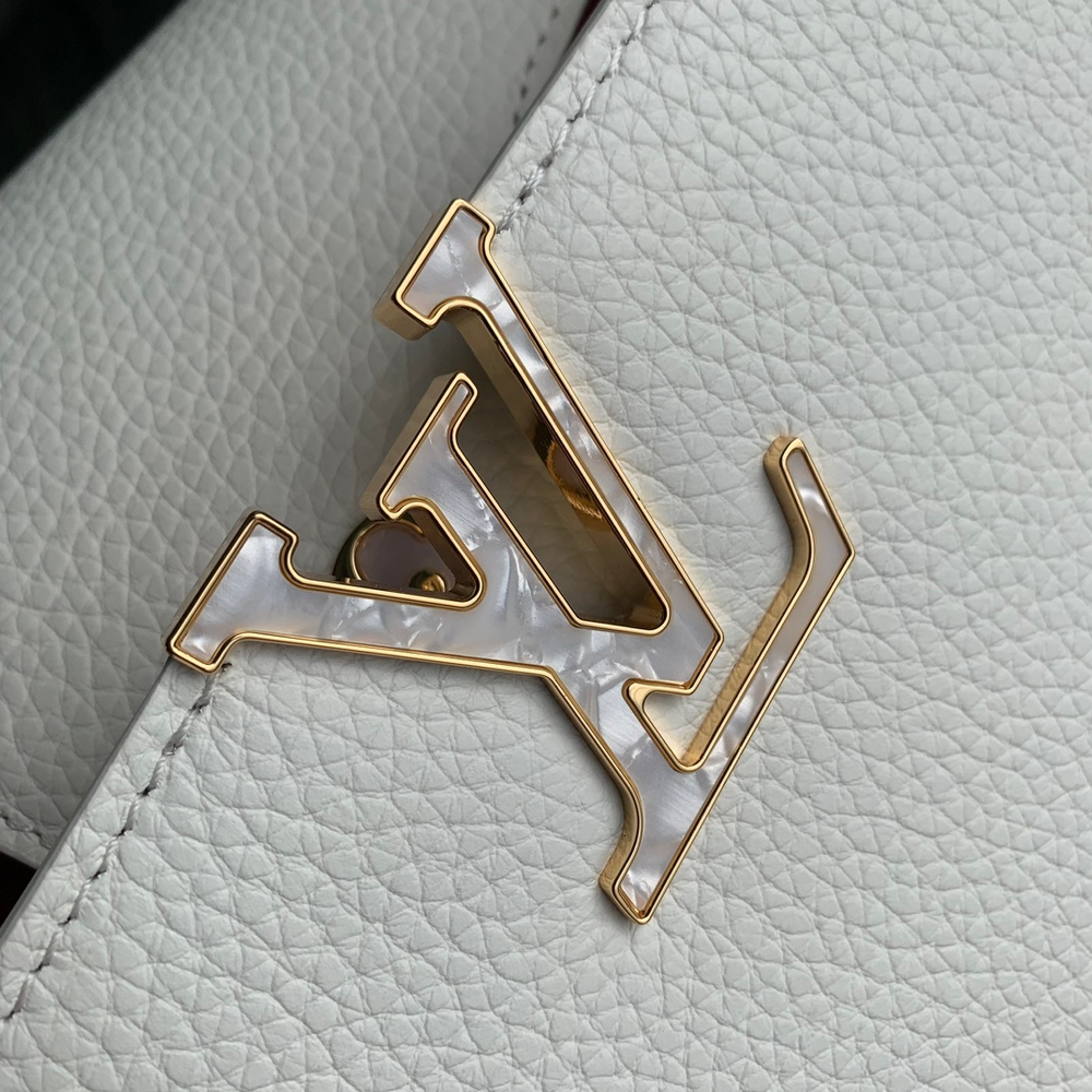 Louis Vuitton Capucines MM