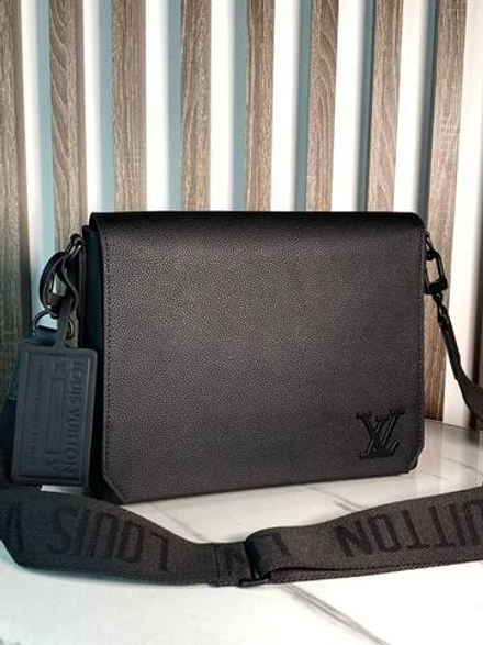 Сумка-мессенджер Louis Vuitton