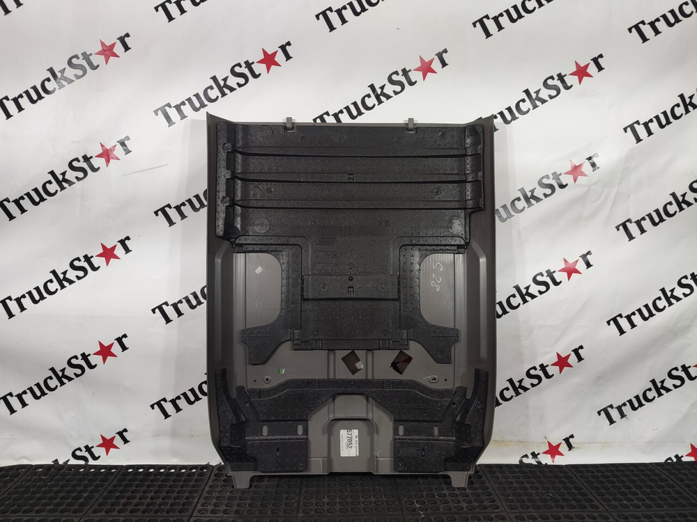 Центральная консоль кабины 2020г.