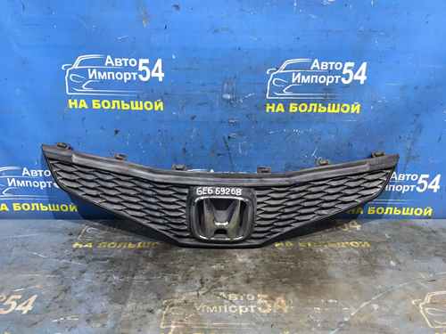 Решетка радиатора Honda FIT 2007-2010