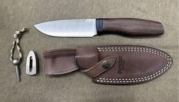 Нож Lion Steel ACHA - сталь M390, рукоять микарта, ножны кожа AH BLNR