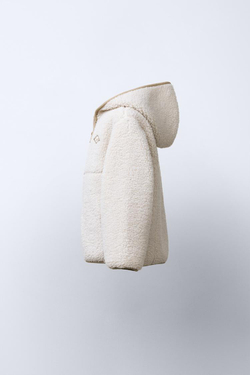 ZARA КУРТКА ИЗ ИСКУССТВЕННОЙ ОВЧИНЫ С КАПЮШОНОМ, ЭКРЮ