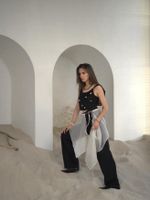 Топ из 100% шелка с барочным жемчугом