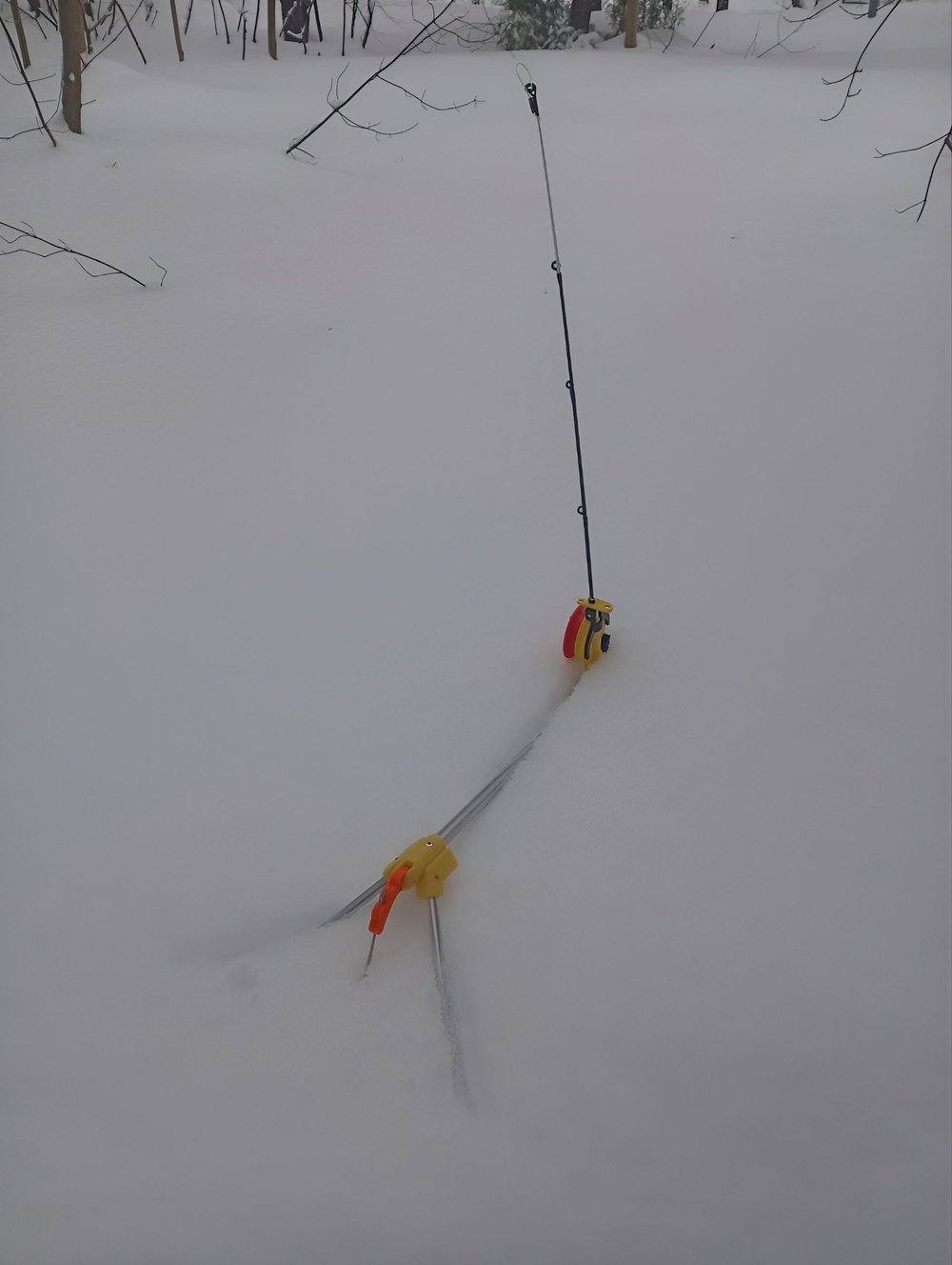Удочка-поставушка зимняя самоподсекающая.