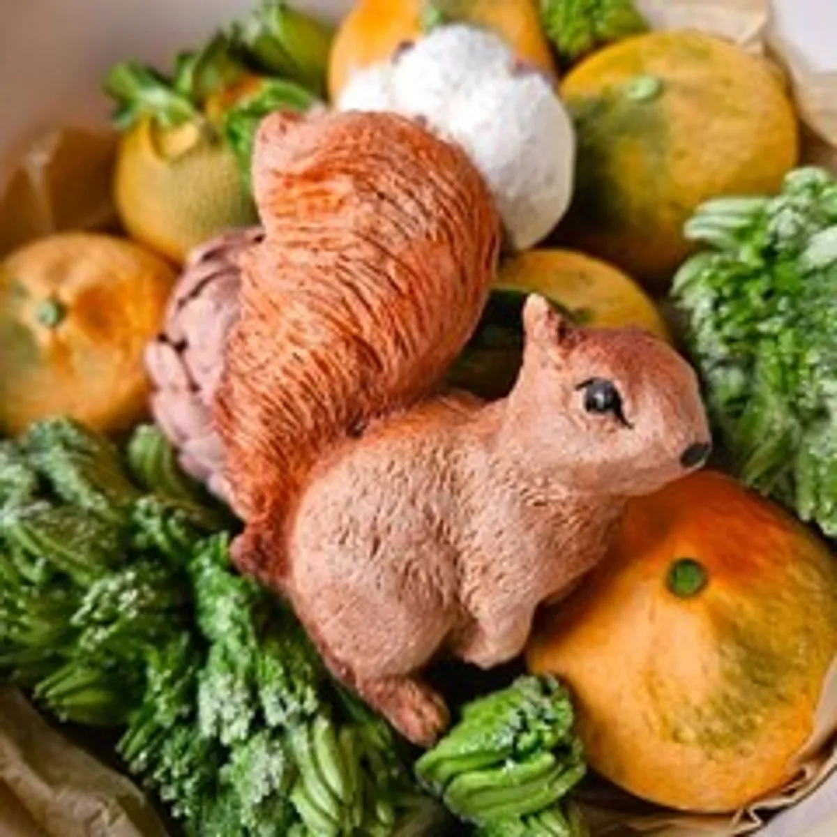 Новогодняя белка и мандарины зефир / 21 см
