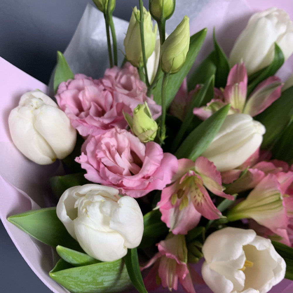 Букет "Линда" (Тюльпаны, Эустома, Альстромерии)