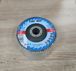 Круг лепестковый торцевой 125 x 22.23; P40