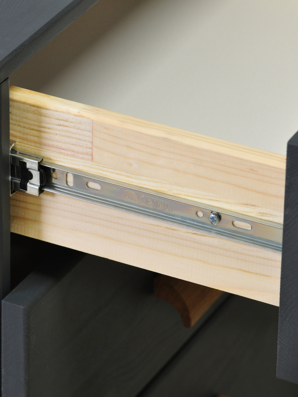 Офисная тумба Мадейра 45х45х67см из сосны, на колесиках